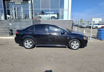 Подержанный автомобиль Mitsubishi Lancer Sedan 2012 года (4 фото)