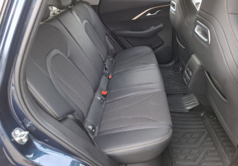 Подержанный автомобиль Omoda C5 2024 года (12 фото)