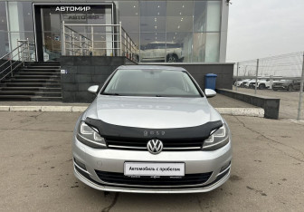 Подержанный автомобиль Volkswagen Golf Hatchback 2013 года (2 фото)