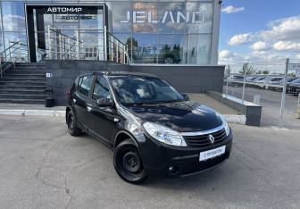 Подержанный автомобиль Renault Sandero 2011 года (3 фото)