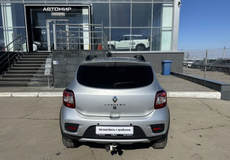 Подержанный автомобиль Renault Sandero 2020 года (6 фото)