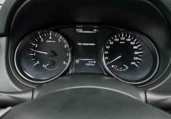 Подержанный автомобиль Nissan Qashqai 2017 года (9 фото)