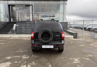 Подержанный автомобиль Chevrolet Niva 2013 года (6 фото)
