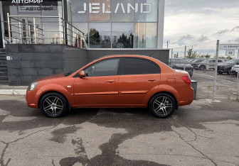 Подержанный автомобиль Kia Rio Sedan 2011 года (8 фото)