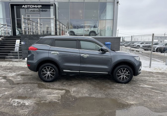 Подержанный автомобиль Geely Atlas 2021 года (4 фото)