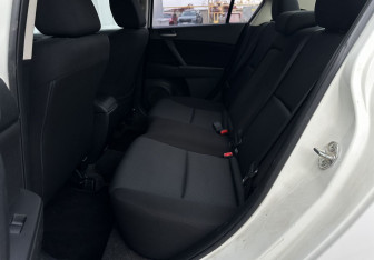 Подержанный автомобиль Mazda 3 Sedan 2011 года (12 фото)