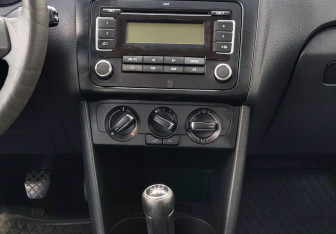 Подержанный автомобиль Volkswagen Polo Sedan 2011 года (11 фото)