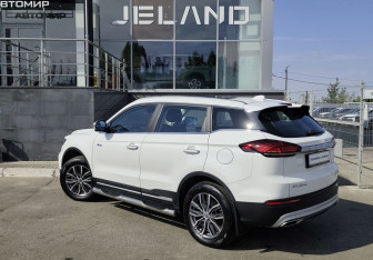 Подержанный автомобиль Geely Atlas Pro 2023 года (7 фото)