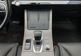 Подержанный автомобиль Omoda C5 2024 года (11 фото)