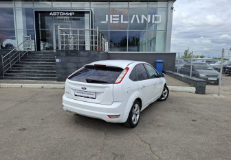 Подержанный автомобиль Ford Focus Hatchback 2010 года (5 фото)
