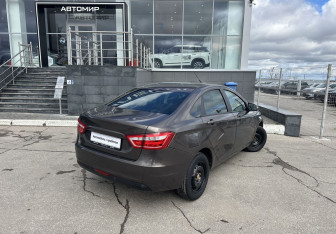 Подержанный автомобиль LADA (ВАЗ) Vesta Sedan 2019 года (5 фото)