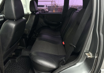 Подержанный автомобиль Chevrolet Niva 2012 года (12 фото)