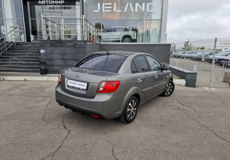 Подержанный автомобиль Kia Rio Sedan 2010 года (5 фото)