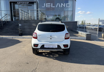 Подержанный автомобиль Renault Sandero 2019 года (6 фото)