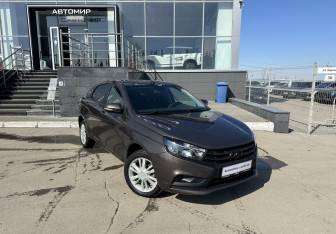 Подержанный автомобиль LADA (ВАЗ) Vesta Sedan 2019 года (3 фото)
