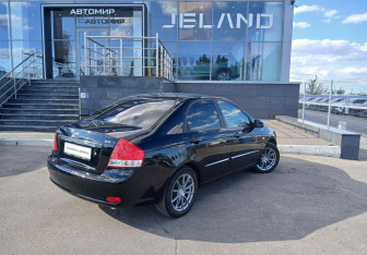 Подержанный автомобиль Kia Cerato Sedan 2006 года (5 фото)