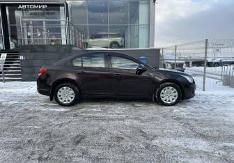 Подержанный автомобиль Chevrolet Cruze Sedan 2014 года (4 фото)
