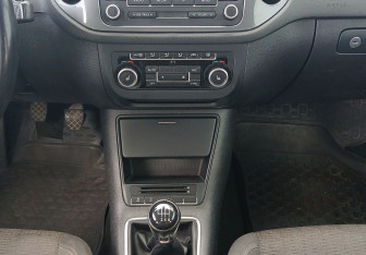 Подержанный автомобиль Volkswagen Tiguan 2012 года (11 фото)