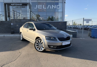 Подержанный автомобиль Skoda Octavia Liftback 2013 года (3 фото)