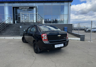 Подержанный автомобиль Chevrolet Cobalt Sedan 2013 года (7 фото)