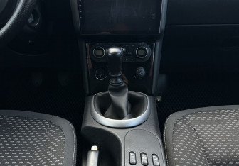 Подержанный автомобиль Nissan Qashqai 2007 года (11 фото)