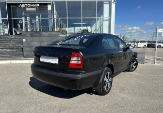 Подержанный автомобиль Skoda Octavia Wagon 2008 года (5 фото)