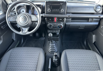 Подержанный автомобиль Suzuki Jimny 2020 года (10 фото)