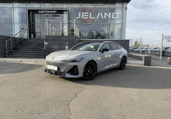 Подержанный автомобиль Changan UNI-V 2022 года (1 фото)