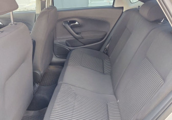 Подержанный автомобиль Volkswagen Polo Sedan 2011 года (12 фото)