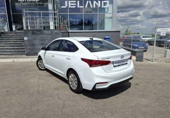 Подержанный автомобиль Hyundai Solaris Sedan 2017 года (7 фото)