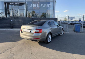 Подержанный автомобиль Skoda Octavia Liftback 2013 года (5 фото)