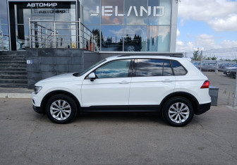 Подержанный автомобиль Volkswagen Tiguan 2019 года (8 фото)