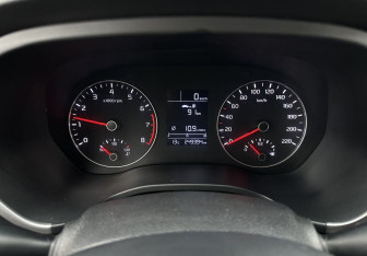 Подержанный автомобиль Kia Rio Hatchback 2021 года (9 фото)