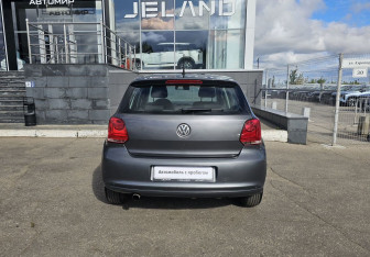 Подержанный автомобиль Volkswagen Polo Hatchback 2011 года (6 фото)