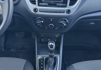 Подержанный автомобиль Hyundai Solaris Sedan 2021 года (10 фото)