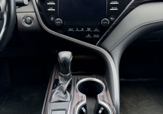 Подержанный автомобиль Toyota Camry Sedan 2019 года (11 фото)