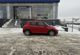 Подержанный автомобиль Suzuki Swift Hatchback 2008 года (4 фото)
