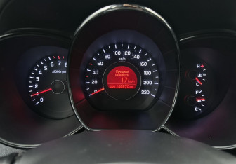 Подержанный автомобиль Kia Rio Sedan 2012 года (9 фото)