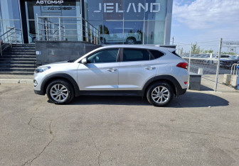 Подержанный автомобиль Hyundai Tucson 2017 года (8 фото)