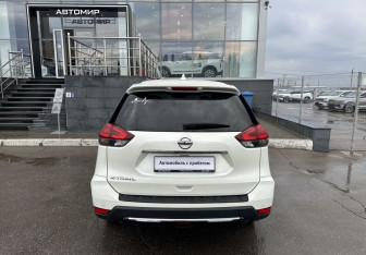 Подержанный автомобиль Nissan X-Trail 2018 года (6 фото)