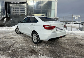 Подержанный автомобиль LADA (ВАЗ) Vesta Sedan 2017 года (7 фото)