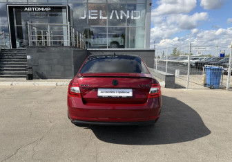 Подержанный автомобиль Skoda Octavia Liftback 2018 года (6 фото)