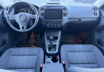 Подержанный автомобиль Volkswagen Tiguan 2015 года (10 фото)