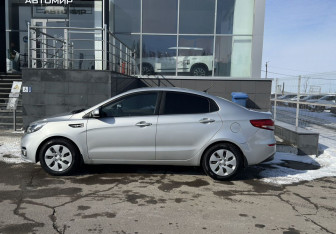 Подержанный автомобиль Kia Rio Sedan 2016 года (8 фото)