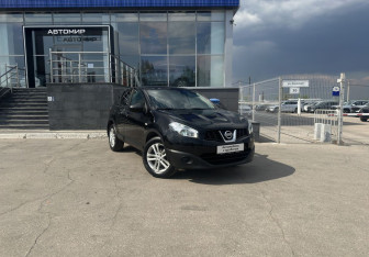 Подержанный автомобиль Nissan Qashqai 2013 года (3 фото)
