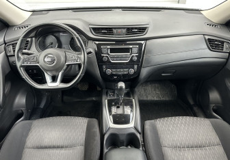 Подержанный автомобиль Nissan X-Trail 2018 года (10 фото)