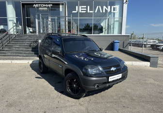 Подержанный автомобиль Chevrolet Niva 2012 года (3 фото)