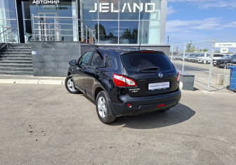 Подержанный автомобиль Nissan Qashqai 2011 года (7 фото)