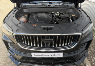 Подержанный автомобиль Geely Monjaro 2024 года (13 фото)
