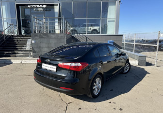 Подержанный автомобиль Kia Cerato Sedan 2015 года (5 фото)
